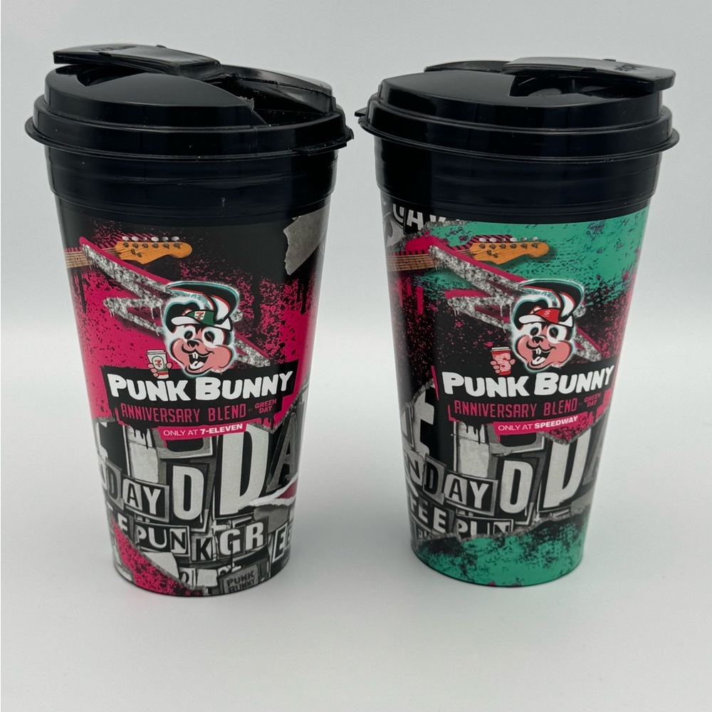 Set of‎ 2 Green Day Punk Bunny Anniversary Blend Plastic Coffee Tumblers LOT